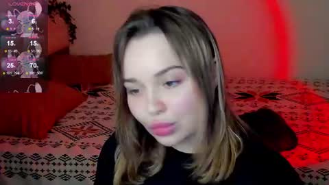 Snapshot of hot_moon_666 chatting on June 15, 6:32 pm Moon online show from June 15, 6:32 pm