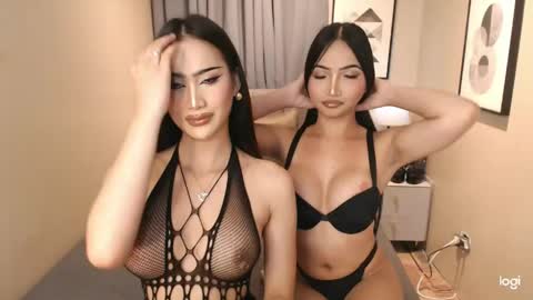 Snapshot of hot_nikki69 chatting on May 29, 7:01 pm hot_nikki69 online show from May 29, 7:01 pm