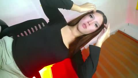 hot_olivia69 online show from June 2, 9:55 am
