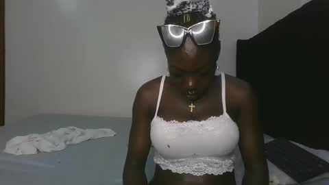 Snapshot of hot_petite1 chatting on April 3, 2:48 pm Hot petite online show from April 3, 2:48 pm