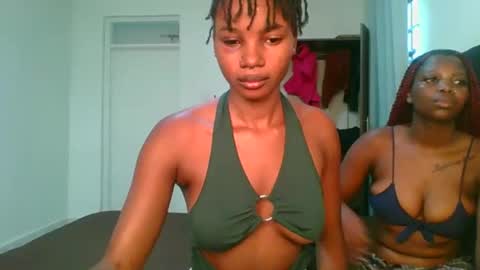 Snapshot of hot_petite1 chatting on May 1, 10:20 am Hot petite online show from May 1, 10:20 am