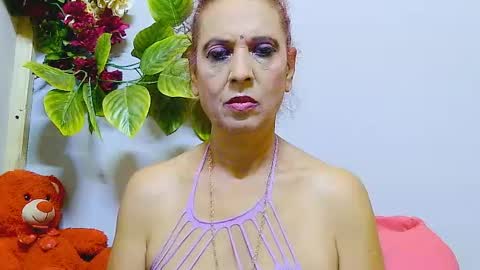 hot queen online show from July 19, 7:23 am