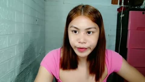Snapshot of hot_selenaxx chatting on April 12, 8:41 am Selena online show from April 12, 8:41 am