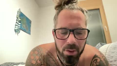 Snapshot of hot_sex83 chatting on December 13, 10:48 pm letmedoo2 online show from December 13, 10:48 pm