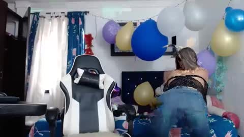 Snapshot of hot_sexy_bunny chatting on January 28, 3:35 pm hot sexy bunny online show from January 28, 3:35 pm