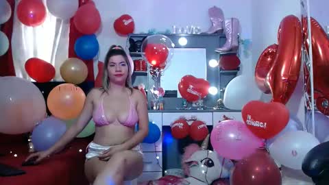 Snapshot of hot_sexy_bunny chatting on February 18, 3:43 pm hot sexy bunny online show from February 18, 3:43 pm