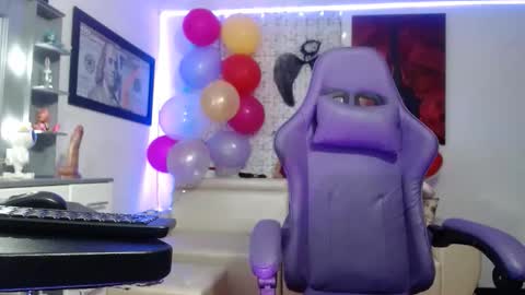 Snapshot of hot_sexy_bunny chatting on November 18, 1:15 pm hot sexy bunny online show from November 18, 1:15 pm