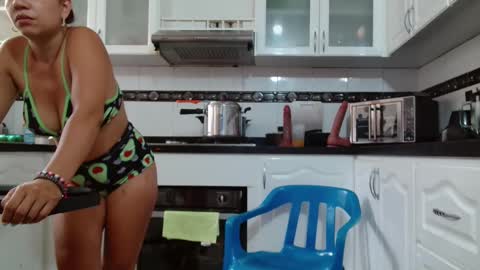 hot sexy bunny online show from April 30, 6:25 pm