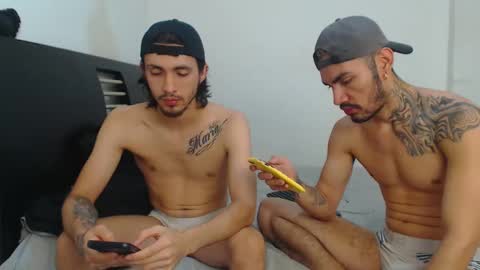 Snapshot of hot_sharks__ chatting on February 23, 6:39 am Hot Sharks online show from February 23, 6:39 am