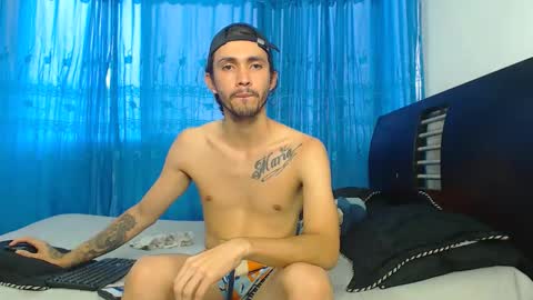 Snapshot of hot_sharks__ chatting on September 10, 11:21 am Hot Sharks online show from September 10, 11:21 am