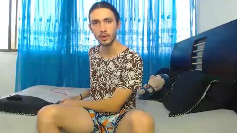 Snapshot of hot_sharks__ chatting on September 11, 11:21 am Hot Sharks online show from September 11, 11:21 am