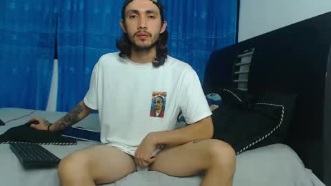 Snapshot of hot_sharks__ chatting on September 14, 5:28 am Hot Sharks online show from September 14, 5:28 am