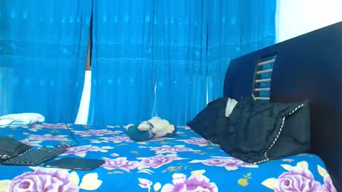 Snapshot of hot_sharks__ chatting on October 8, 10:24 am Hot Sharks online show from October 8, 10:24 am