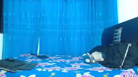 Snapshot of hot_sharks__ chatting on October 16, 10:27 am Hot Sharks online show from October 16, 10:27 am