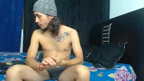 Snapshot of hot_sharks__ chatting on November 16, 4:07 am Hot Sharks online show from November 16, 4:07 am