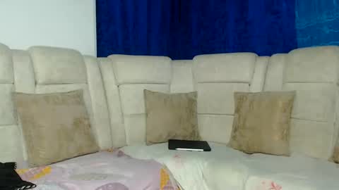 Snapshot of hot_sharks__ chatting on July 22, 7:22 am Hot Sharks online show from July 22, 7:22 am