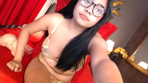 Snapshot of hotasian_gabby69 chatting on December 19, 9:06 pm hotasian_gabby69 online show from December 19, 9:06 pm