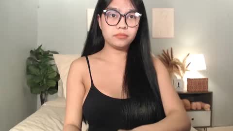 hotasian_gabby69 online show from June 7, 1:21 am