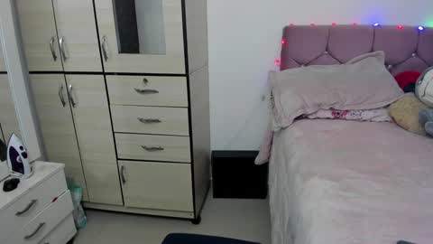 lesly and ander online show from January 23, 2:55 am