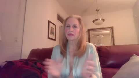 hotblondemilf1962 online show from January 10, 1:10 am