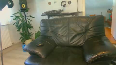 Snapshot of hotboy32891282 chatting on May 27, 2:03 pm hotboy32891282 online show from May 27, 2:03 pm