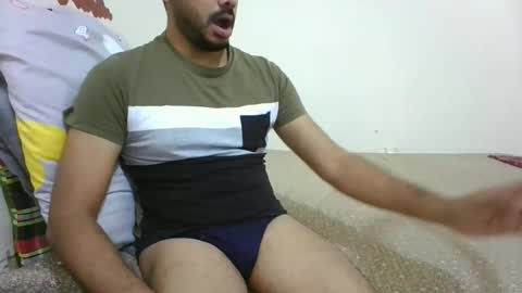 Snapshot of hotboy8677 chatting on November 15, 7:49 am Hotboy8677 online show from November 15, 7:49 am