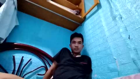 Snapshot of hotboyralph_2995xx chatting on December 19, 1:23 am hotboyralph_2995xx online show from December 19, 1:23 am