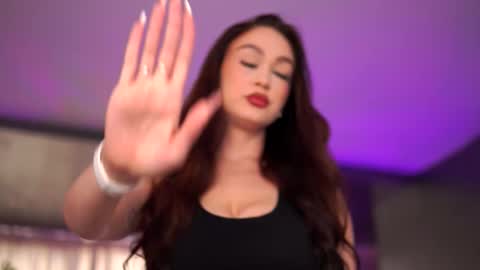 Snapshot of hotbustybabex chatting on November 16, 9:15 am Anais online show from November 16, 9:15 am