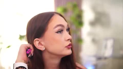 Anais online show from January 9, 9:45 am