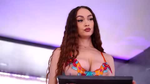 Snapshot of hotbustybabex chatting on July 31, 8:36 am Anais online show from July 31, 8:36 am