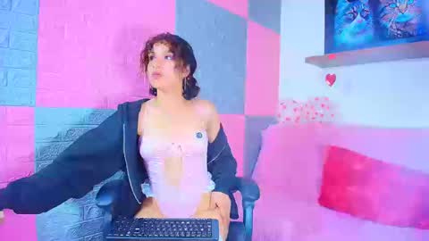 Snapshot of hotcakes_uwu chatting on March 20, 4:39 am Hotcakes online show from March 20, 4:39 am