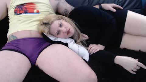 Snapshot of hotcancpl chatting on February 2, 4:54 pm Alex Bella online show from February 2, 4:54 pm