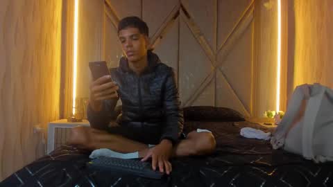 hotcouple_222 online show from November 24, 7:41 am