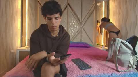 hotcouple_222 online show from March 3, 7:25 am