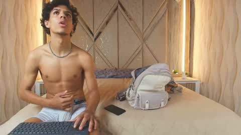 hotcouple_222 online show from May 26, 1:29 pm