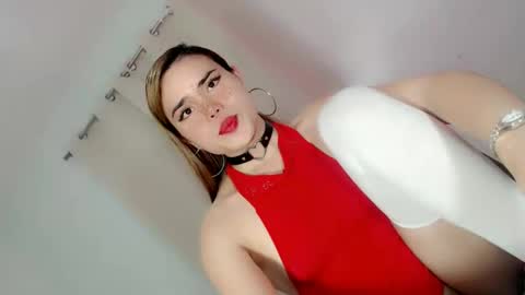 Snapshot of hotesttransintown chatting on February 9, 3:00 am JANNA online show from February 9, 3:00 am