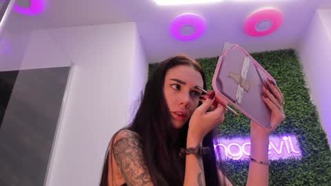 Snapshot of hotfallingdevil chatting on November 22, 9:52 am hotfallingdevil online show from November 22, 9:52 am