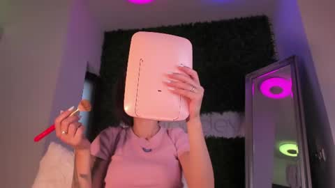 hotfallingdevil online show from June 16, 3:42 am