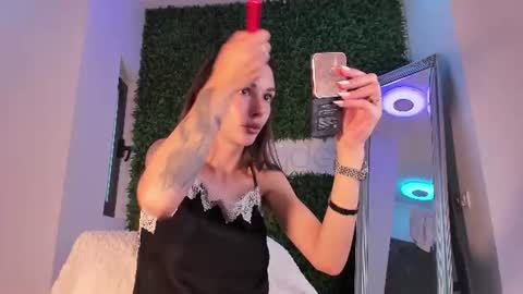 hotfallingdevil online show from June 21, 6:05 am