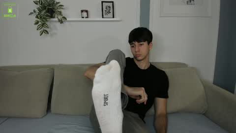 Snapshot of hotflirtyfella chatting on November 5, 12:27 pm QUENTIN online show from November 5, 12:27 pm