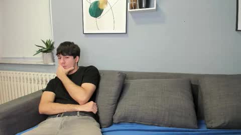 Snapshot of hotflirtyfella chatting on November 22, 6:45 am QUENTIN online show from November 22, 6:45 am