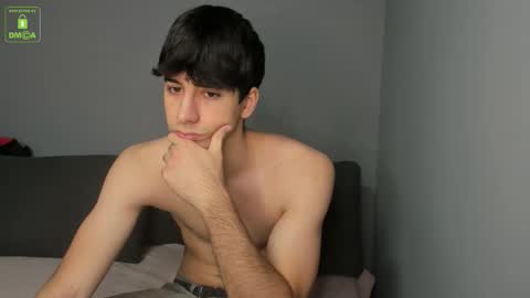 Snapshot of hotflirtyfella chatting on November 26, 6:36 am QUENTIN online show from November 26, 6:36 am