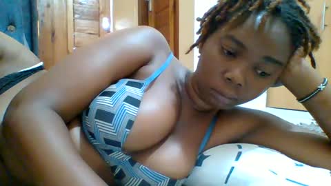 Queen online show from August 9, 6:18 am