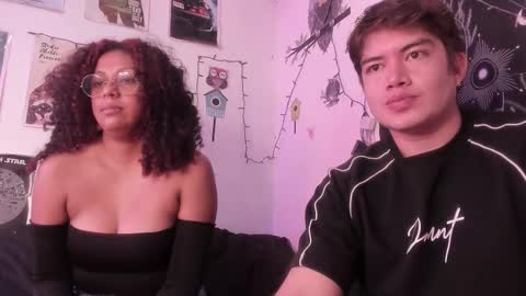 Snapshot of hothoneychile chatting on November 6, 4:30 pm Sam and Nico online show from November 6, 4:30 pm