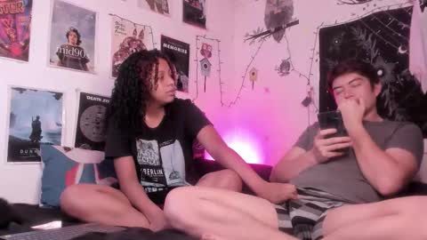 Snapshot of hothoneychile chatting on November 27, 5:59 pm Sam and Nico online show from November 27, 5:59 pm