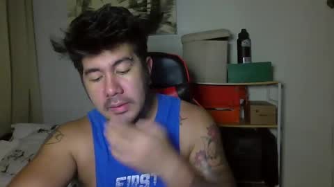 Snapshot of hothunkybear23 chatting on December 9, 6:34 am Khel online show from December 9, 6:34 am