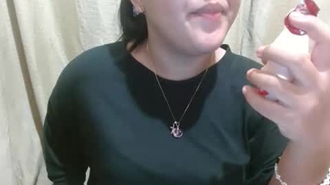 Snapshot of hotiemorenagurl18 chatting on September 16, 6:25 am hotiemorenagurl18 online show from September 16, 6:25 am