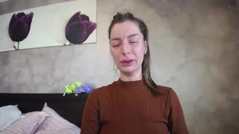 Lia   online show from March 25, 7:25 am