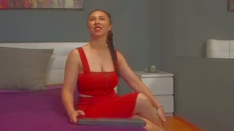 Jennyfer online show from June 18, 4:55 pm