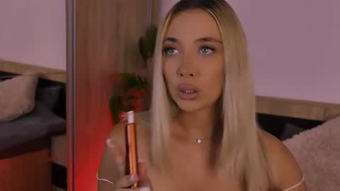 Maria online show from August 6, 12:18 pm